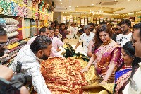 Honey Rose at Chandana Brothers Shopping Mall Opening